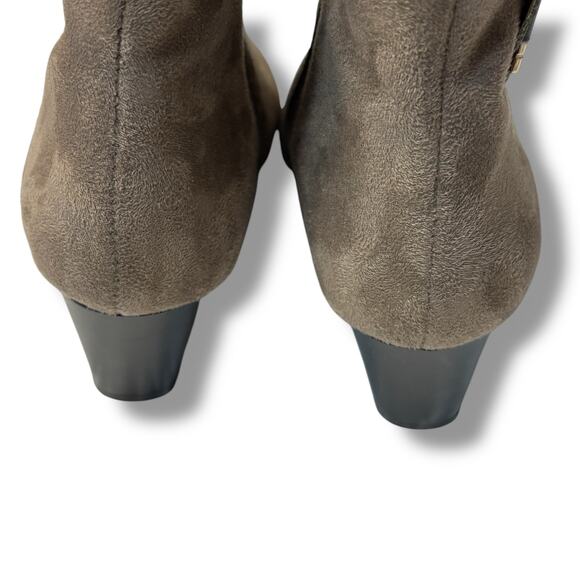 DressBarn Women's Ankle Boots in Taupe Faux Suede Nicole Style - Picture 4 of 8